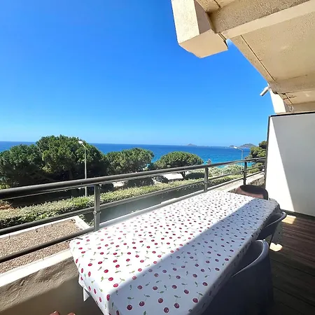 T2 avec PISCINE Chauffée - VUE EXCEPTIONNELLE sur la Mer - Parking&Wifi - Plage à 50m *