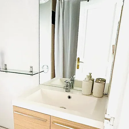 T2 avec PISCINE Chauffée - VUE EXCEPTIONNELLE sur la Mer - Parking&Wifi - Plage à 50m Apartamento