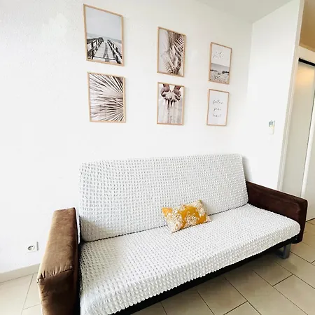 T2 avec PISCINE Chauffée - VUE EXCEPTIONNELLE sur la Mer - Parking&Wifi - Plage à 50m Apartamento *