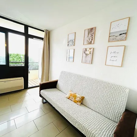 T2 avec PISCINE Chauffée - VUE EXCEPTIONNELLE sur la Mer - Parking&Wifi - Plage à 50m Apartamento Ajaccio (Corsica)