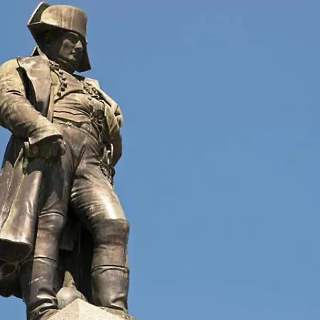 Apartamento T2 avec PISCINE Chauffée - VUE EXCEPTIONNELLE sur la Mer - Parking&Wifi - Plage à 50m