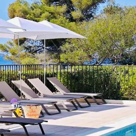 T2 avec PISCINE Chauffée - VUE EXCEPTIONNELLE sur la Mer - Parking&Wifi - Plage à 50m Ajaccio (Corsica)