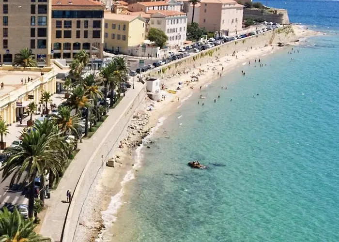 T2 Avec Piscine Chauffée - Vue Exceptionnelle Sur La - Parking&wifi - à 50m Appartement Ajaccio (Corsica)